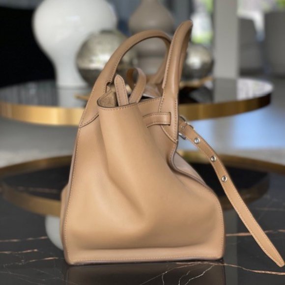 Celine - Picture 3 of 4